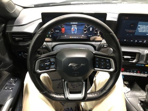 Used 2024 Ford Mustang Coupe image 20