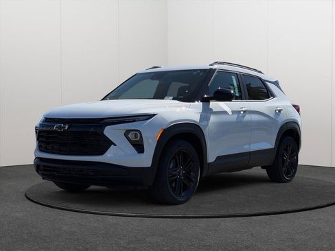 New 2026 Chevrolet TrailBlazer LT w/ Convenience Package FWD image 3