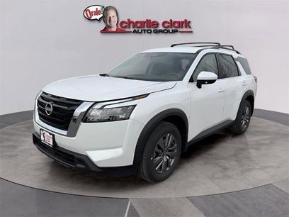 Certified 2025 Nissan Pathfinder SV