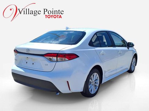 Used 2026 Toyota Corolla LE FWD image 5
