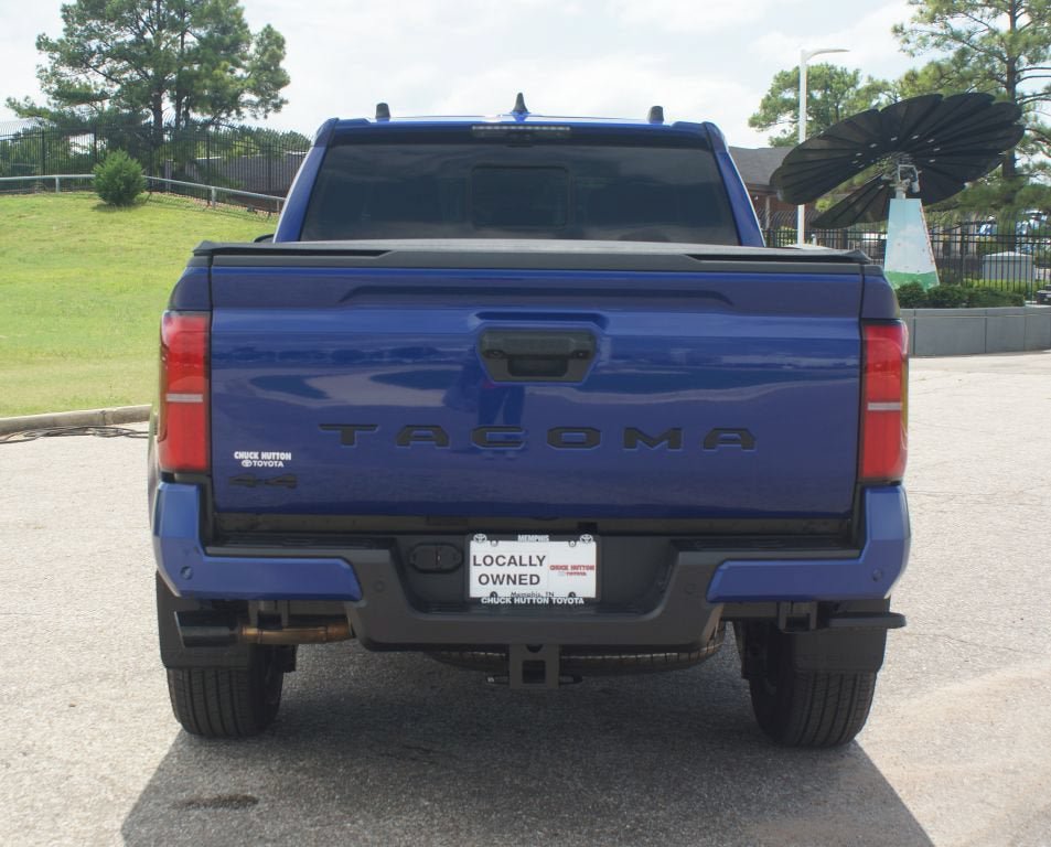 Used 2025 Toyota Tacoma TRD Sport w/ TRD Sport Premium Package AWD/4WD image 3
