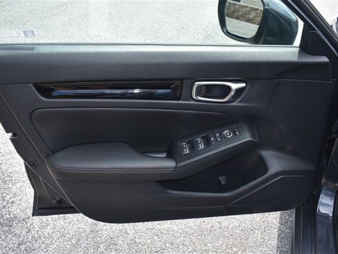 Used 2024 Honda Civic EX-L image 10