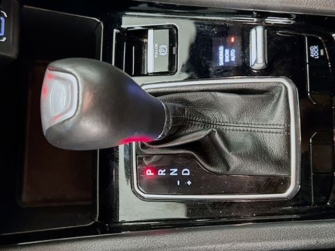 Used 2025 Jeep Compass Limited image 24