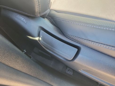 Certified 2025 Kia Sorento S image 9