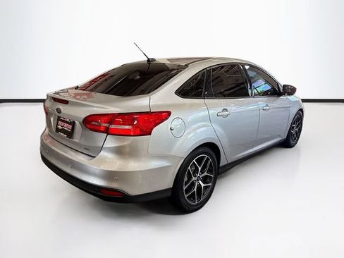 Used 2018 Ford Focus SEL FWD image 6