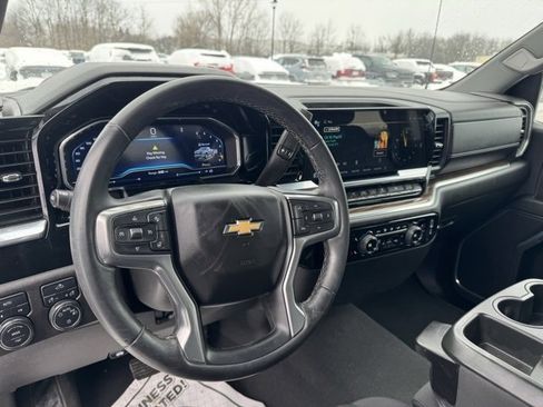 Used 2024 Chevrolet Silverado 1500 LT image 14