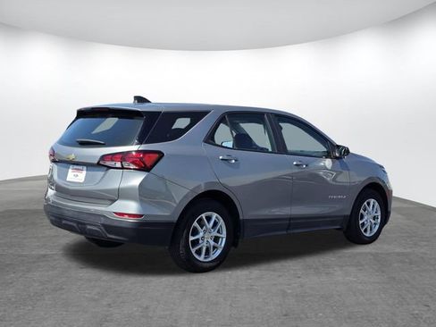 Used 2024 Chevrolet Equinox LS FWD image 4