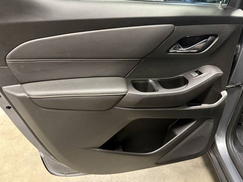 Used 2020 Chevrolet Traverse LT w/ LPO, Floor Liner Package AWD/4WD image 17