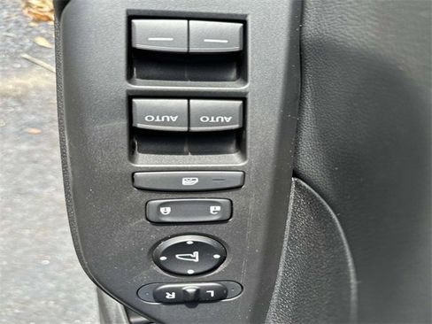 Used 2018 Honda Civic EX-L image 17