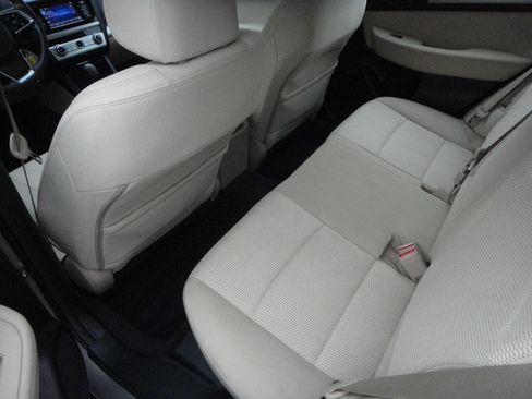 Used 2019 Subaru Outback 2.5i AWD/4WD image 10