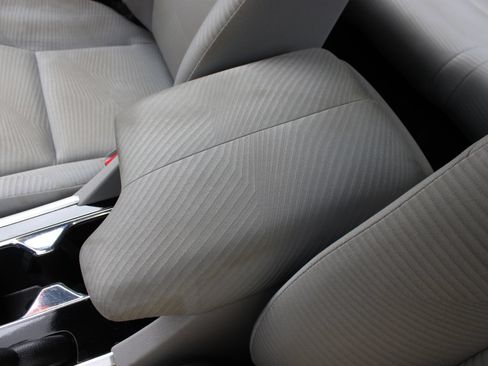 Used 2017 Honda Accord LX image 44