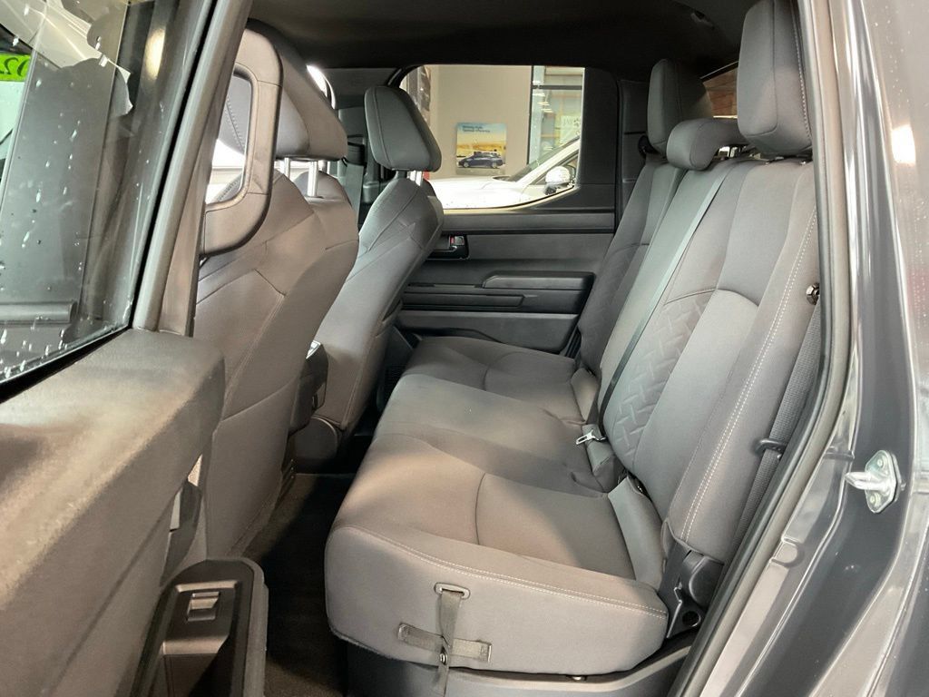 Certified 2025 Toyota Tacoma SR5 AWD/4WD image 21