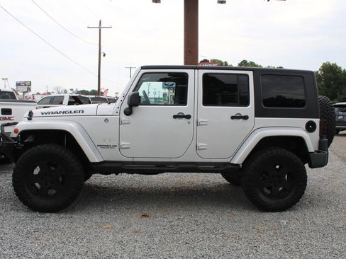 Used 2007 Jeep Wrangler Unlimited Sahara w/ Dual Top Group image 2