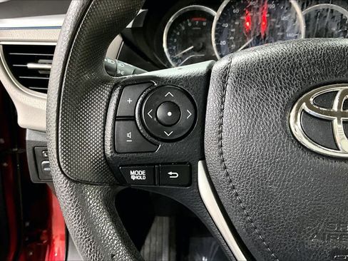 Used 2015 Toyota Corolla LE image 23