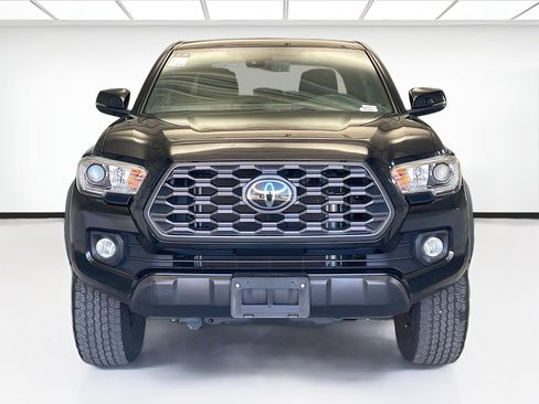 Used 2021 Toyota Tacoma TRD Off-Road image 2