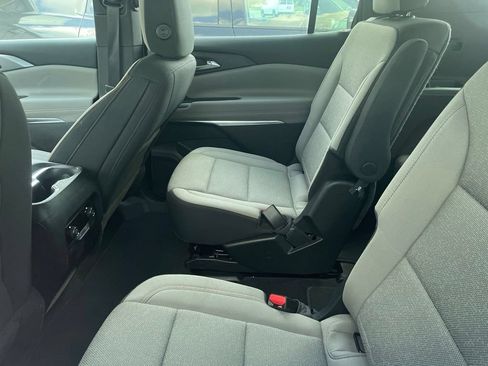 Used 2026 Chevrolet Traverse LT w/ Driver Confidence Package FWD image 4