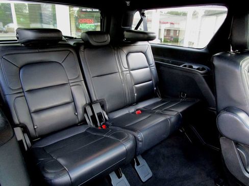 Used 2020 Lincoln Navigator L Reserve w/ Luxury Package AWD/4WD image 17