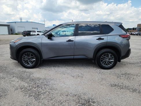Used 2021 Nissan Rogue S image 4