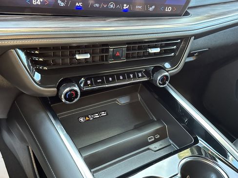 Certified 2025 Chevrolet Suburban Z71 image 23