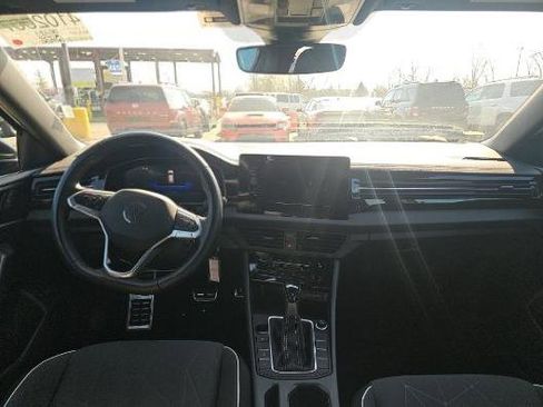 Used 2025 Volkswagen Jetta Sport image 18