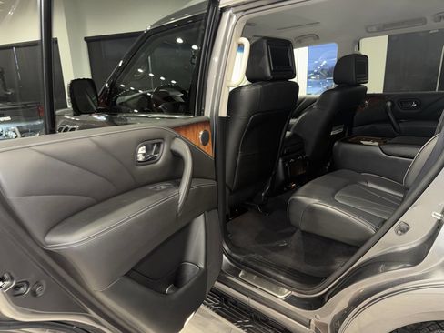 Used 2017 INFINITI QX80 4WD w/ Deluxe Technology Package image 33