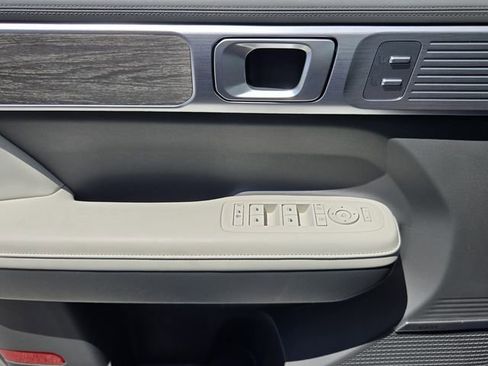 Used 2025 Hyundai Santa Fe Calligraphy image 25