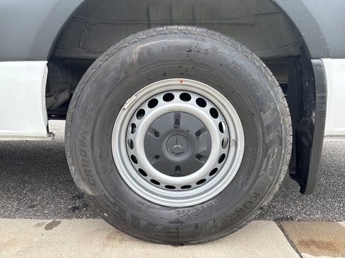 Used 2025 Mercedes-Benz Sprinter 2500 image 12