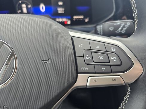 Used 2022 Volkswagen Taos SE w/ Panoramic Sunroof Package image 20