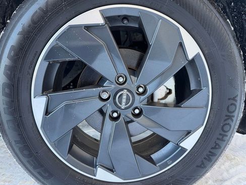 Used 2024 Nissan Rogue SV image 25