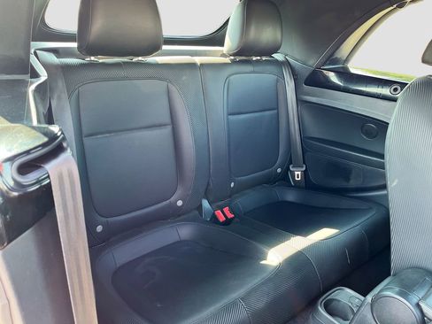 Used 2019 Volkswagen Beetle 2.0T S FWD image 24