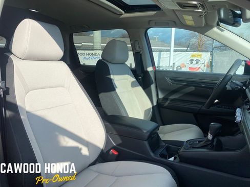 Used 2023 Honda CR-V EX image 17