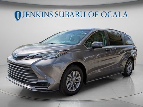 Used 2022 Toyota Sienna LE image 10