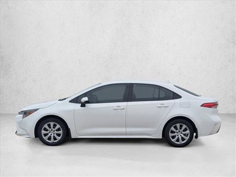 Used 2022 Toyota Corolla LE image 8