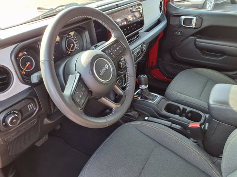 Used 2025 Jeep Wrangler Unlimited Sport AWD/4WD image 16