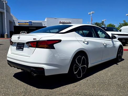 Used 2024 Nissan Altima 2.5 SR FWD image 4