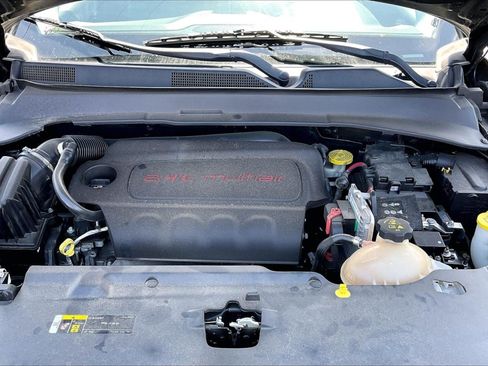 Used 2018 Jeep Compass Latitude w/ Popular Equipment Group FWD image 10