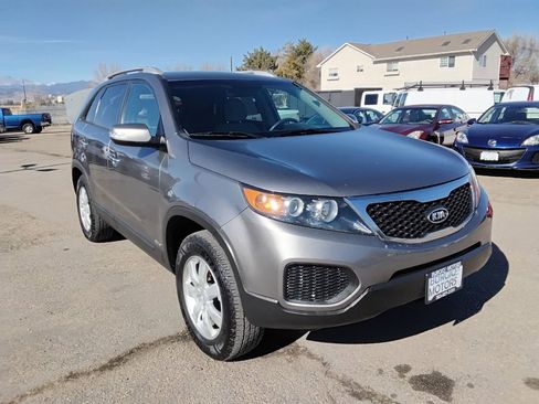 Used 2011 Kia Sorento LX image 3