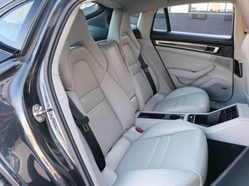 Used 2017 Porsche Panamera Turbo w/ Carbon Fiber Interior Package image 29