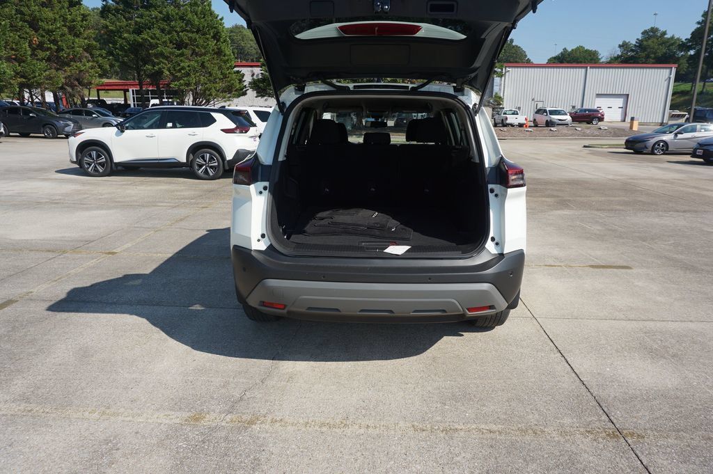 Used 2023 Nissan Rogue S FWD image 13