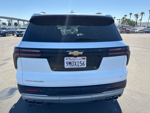Used 2024 Chevrolet Traverse LT FWD image 4