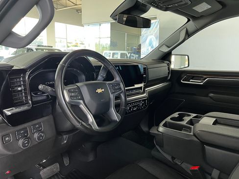 Used 2025 Chevrolet Silverado 1500 LT w/ Work Truck Package AWD/4WD image 9