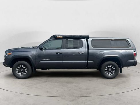 Used 2021 Toyota Tacoma TRD Off-Road w/ TRD Premium Off Road Package AWD/4WD image 8