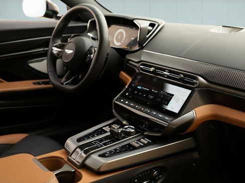 Used 2025 Aston Martin Vanquish V12 image 33