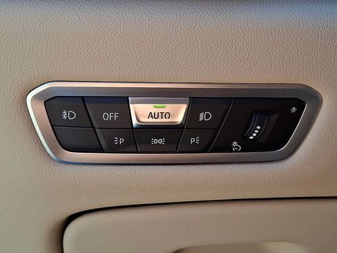 Used 2019 BMW X5 xDrive40i w/ Executive Package AWD/4WD image 26
