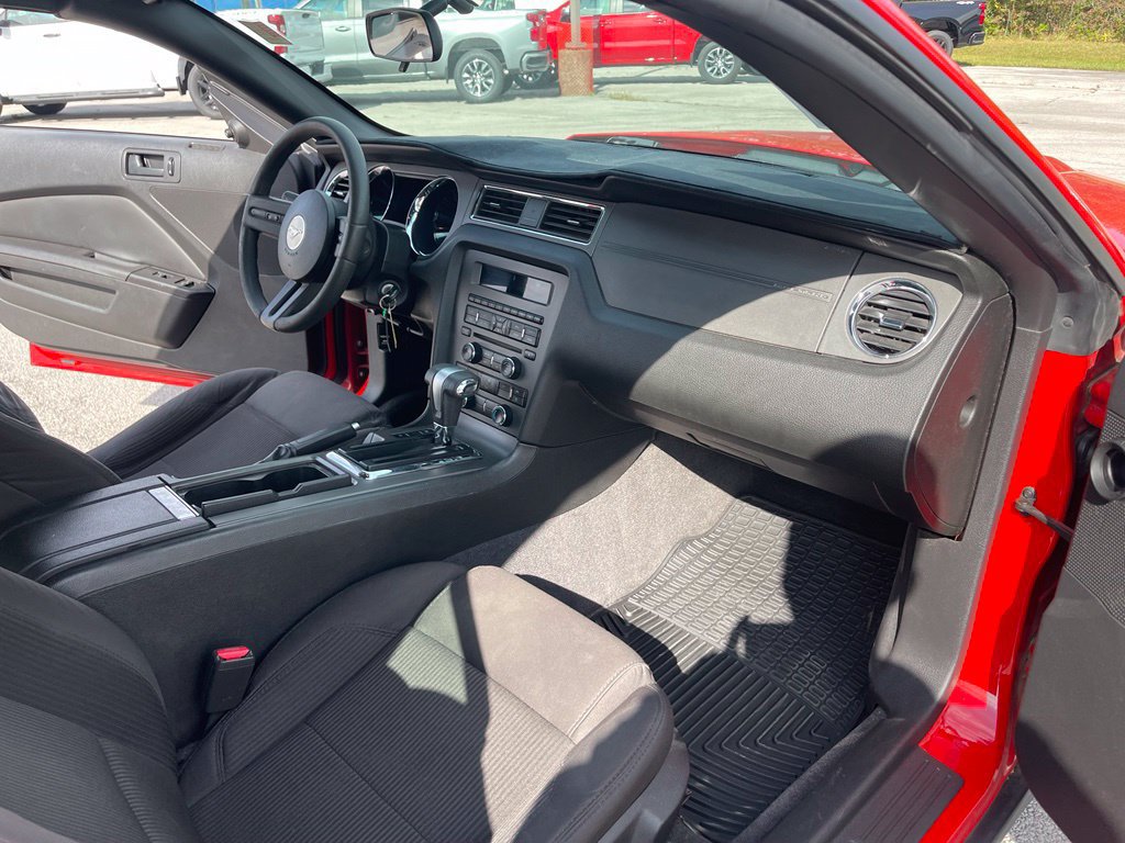 Used 2011 Ford Mustang Convertible w/ 101A Rapid Spec Order Code RWD image 15