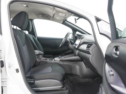 Used 2025 Nissan Leaf S FWD image 11