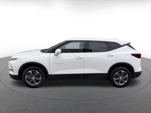 Used 2025 Chevrolet Blazer LT FWD image 8