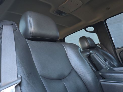 Used 2004 Chevrolet Silverado 3500 LT w/ Heavy-Duty Power Package image 13