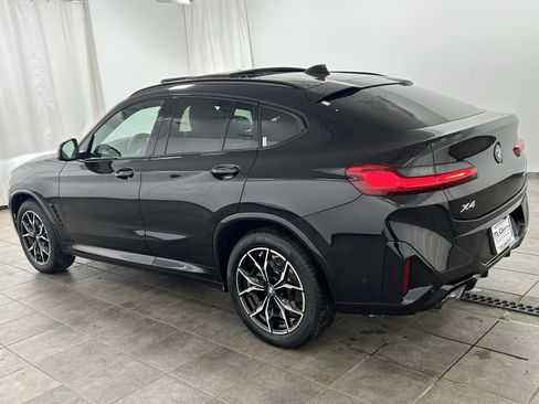 Used 2025 BMW X4 xDrive30i w/ M Sport Package image 3