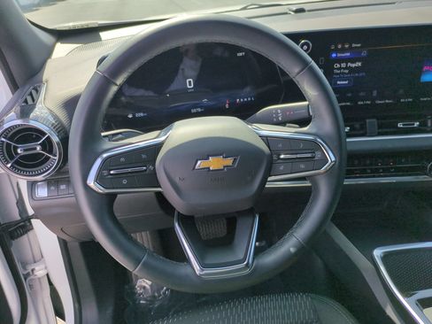 Used 2026 Chevrolet Equinox LT FWD image 18